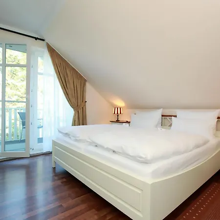 Apartmenthaus 01 *