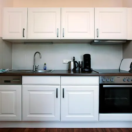 Apartmenthaus 01 *